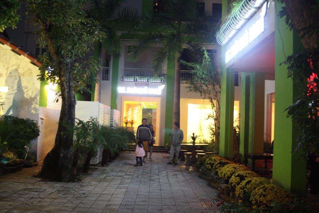 Ngoi Nha Xanh Hotel Da Nang Exterior photo