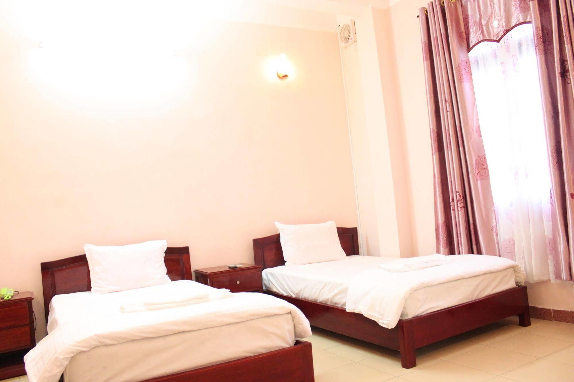 Ngoi Nha Xanh Hotel Da Nang Exterior photo